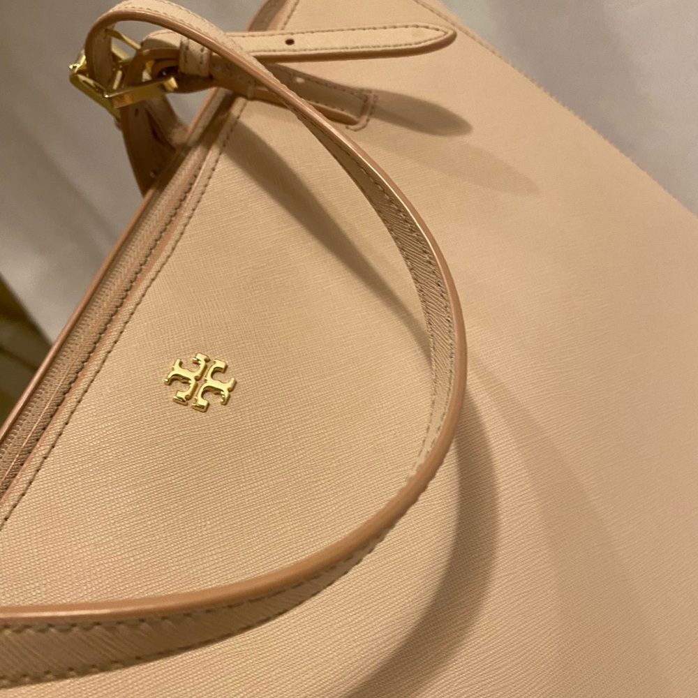 Tory Burch Cream Tote - Picture 10 of 10